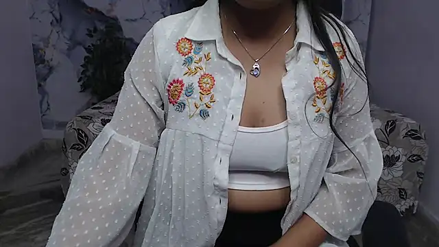 Snapshot of Aayesha-queen chatting on 3, 7, 2026 Aayesha-queen online show from 3, 7, 2026