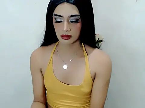 Queeny Cassandra online show from 8, 4, 2026