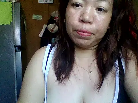 Snapshot of sweet_lhyn chatting on 16, 6, 2026 sweet lhyn online show from 16, 6, 2026