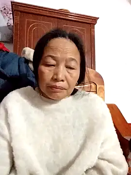 heesuu11 online show from 2, 4, 2026