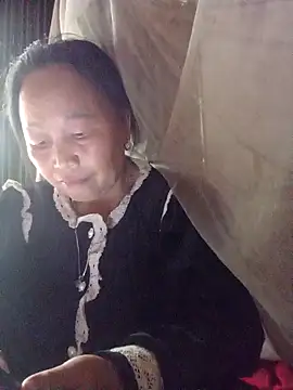 heesuu11 online show from 19, 4, 2026