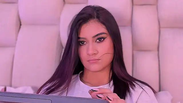 Snapshot of KatherineRuiz_ chatting on 15, 3, 2026 KatherineRuiz online show from 15, 3, 2026