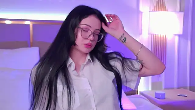 Snapshot of CindyMil chatting on 21, 6, 2026 CindyMil online show from 21, 6, 2026