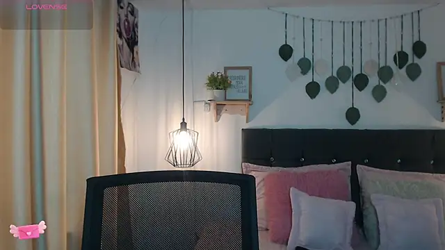 Snapshot of Emma_hassani chatting on 28, 3, 2026 Emma hassani online show from 28, 3, 2026