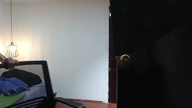 Snapshot of Emma_hassani chatting on 31, 3, 2026 Emma hassani online show from 31, 3, 2026