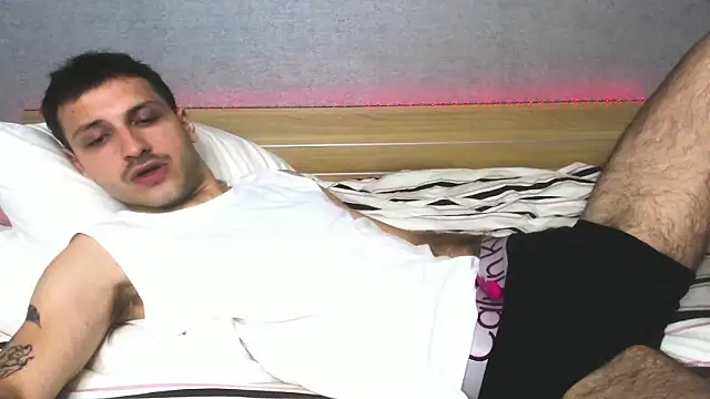 Snapshot of DarkRogue19 chatting on 23, 3, 2026 DarkRogue19 online show from 23, 3, 2026