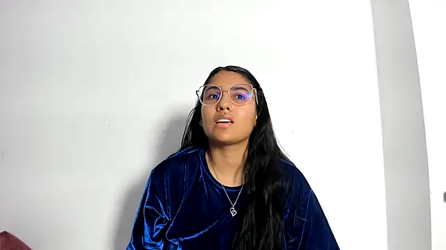 TatyGomez  online show from 1, 7, 2026