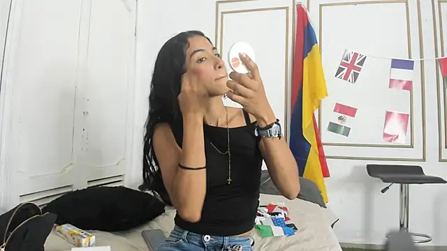 Snapshot of emily_gaviria1 chatting on 16, 6, 2026 emily gaviria1 online show from 16, 6, 2026