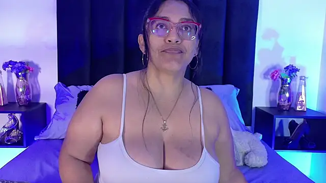 scarlet  ray  online show from 12, 5, 2026