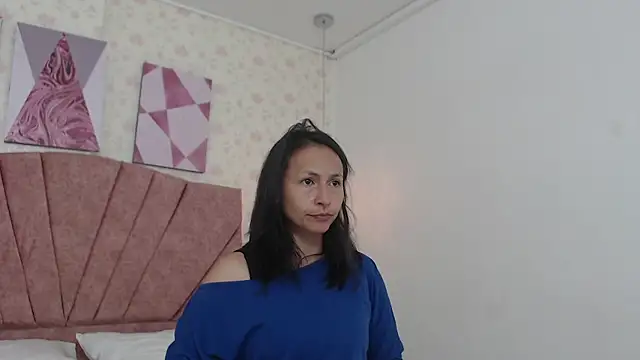 Nina Moom online show from 24, 2, 2026