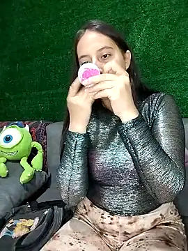 MaskedLatinaX online show from 22, 4, 2026