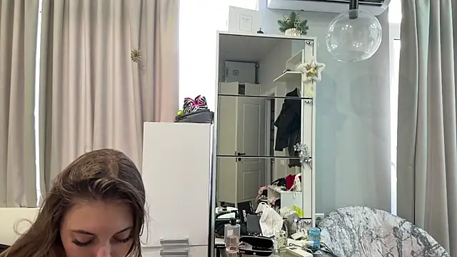 selena favn online show from 25, 6, 2026