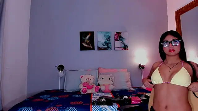 KimTaylorW online show from 13, 5, 2026