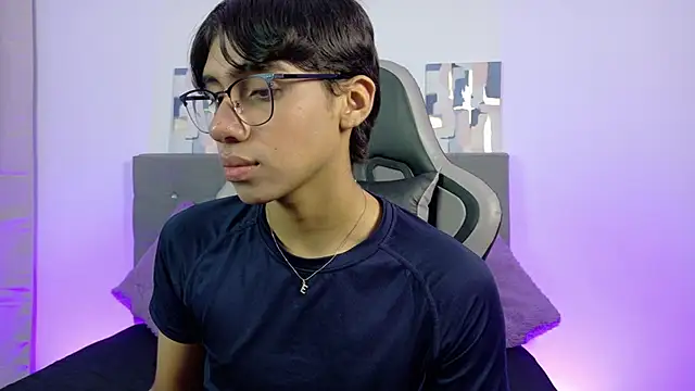 Snapshot of Eros_Lux chatting on 12, 7, 2026 Eros Lux online show from 12, 7, 2026