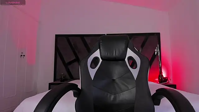 DylanRoyce  online show from 6, 4, 2026