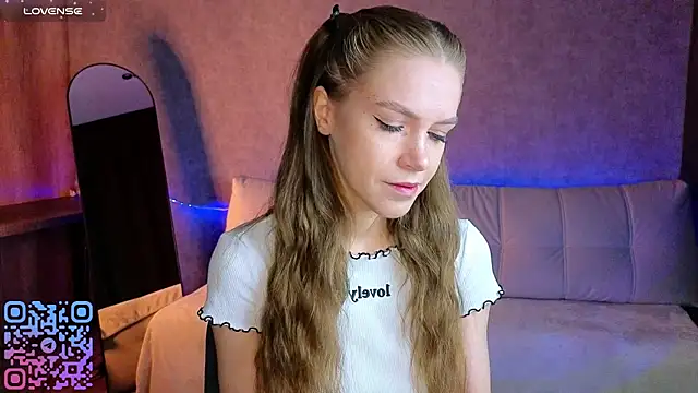 Snapshot of melee_eva chatting on 12, 4, 2026 melee eva online show from 12, 4, 2026