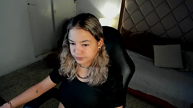 dulce lyraa1 online show from 10, 7, 2026