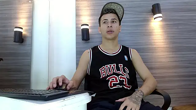 Snapshot of Hollmanhot chatting on 20, 6, 2026 Hollmanhot online show from 20, 6, 2026