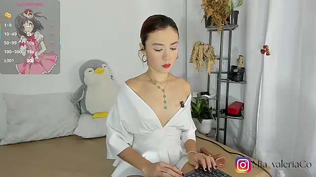 Mia-Valeria- online show from 14, 6, 2026