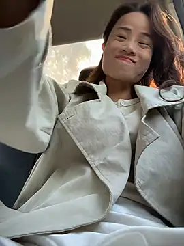 Snapshot of Mia-lp chatting on 9, 4, 2026 Mia-lp online show from 9, 4, 2026