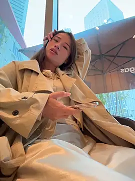 Snapshot of Mia-lp chatting on 12, 4, 2026 Mia-lp online show from 12, 4, 2026