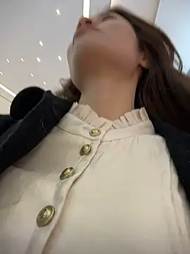 Snapshot of Mia-lp chatting on 13, 4, 2026 Mia-lp online show from 13, 4, 2026