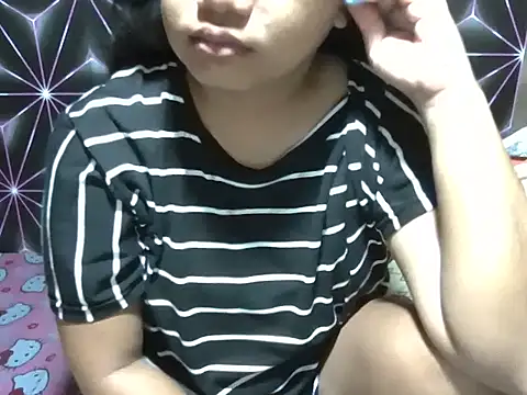 Snapshot of Flowerbebe chatting on 1, 5, 2026 Flowerbebe online show from 1, 5, 2026