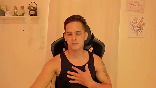 sexy andres01 online show from 8, 5, 2026
