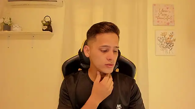 sexy andres01 online show from 20, 5, 2026