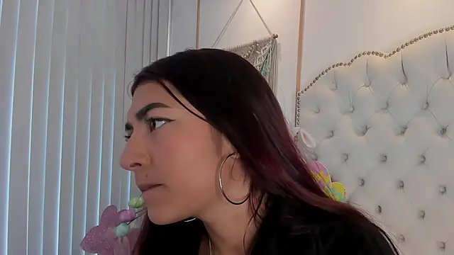 Snapshot of Sara_funy chatting on 6, 4, 2026 Sara funy online show from 6, 4, 2026