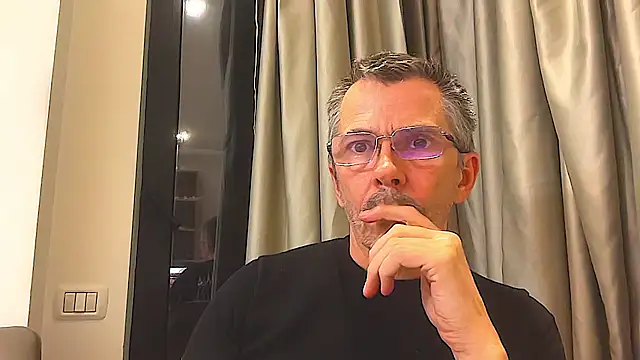 Snapshot of SerenaBFF chatting on 24, 2, 2026 SerenaBFF online show from 24, 2, 2026