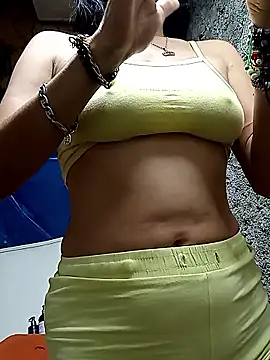 Snapshot of yuliitza4 chatting on 30, 3, 2026 yuliitza4 online show from 30, 3, 2026