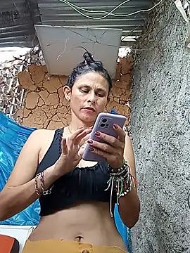 Snapshot of yuliitza4 chatting on 21, 6, 2026 yuliitza4 online show from 21, 6, 2026