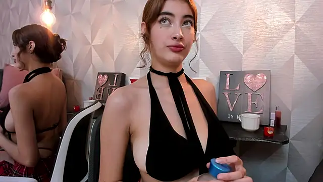 Scarlet 22  online show from 11, 3, 2026