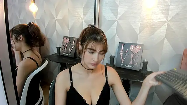 Scarlet 22  online show from 18, 3, 2026