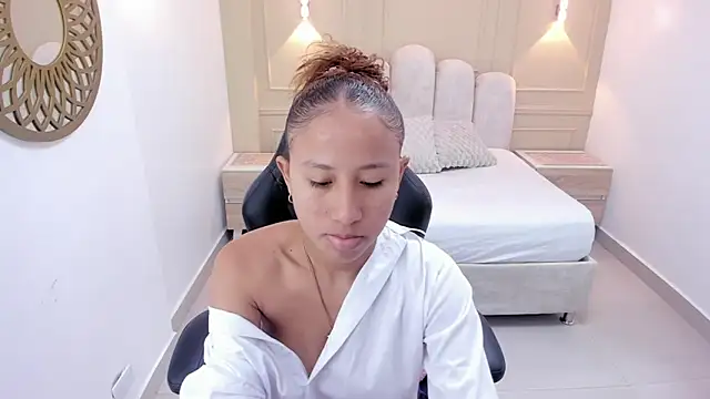 Snapshot of LESLYSIMPSON chatting on 11, 6, 2026 LESLYSIMPSON online show from 11, 6, 2026