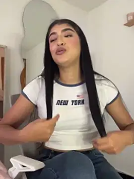 Snapshot of Misty-kat chatting on 27, 4, 2026 Misty-kat online show from 27, 4, 2026