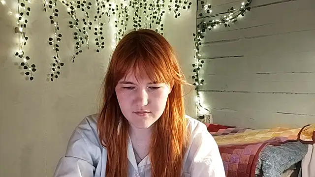 Snapshot of DinaFirebird chatting on 7, 4, 2026 DinaFirebird online show from 7, 4, 2026