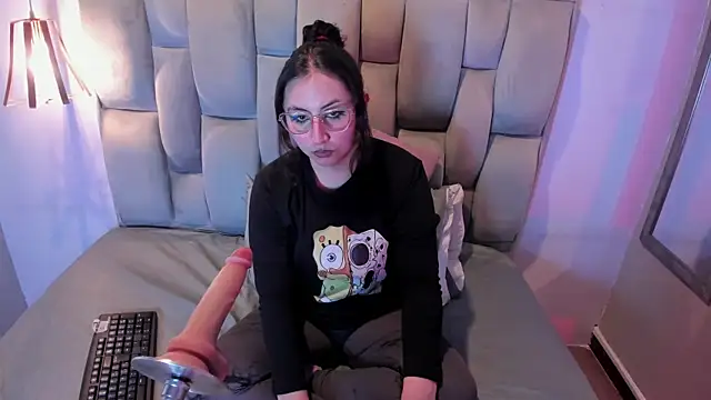 Maddie-LesYoux online show from 30, 5, 2026