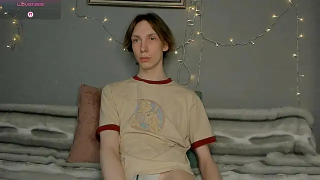 Snapshot of SilverFeral chatting on 11, 4, 2026 SilverFeral online show from 11, 4, 2026