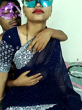 Snapshot of Sweet_Cpl_ chatting on 12, 4, 2026 Sweet Cpl online show from 12, 4, 2026