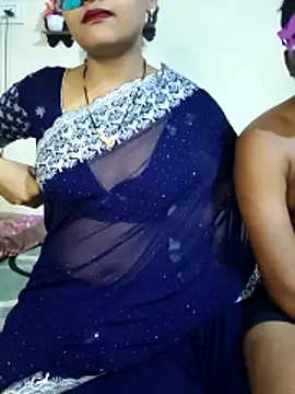 Snapshot of Sweet_Cpl_ chatting on 13, 4, 2026 Sweet Cpl online show from 13, 4, 2026