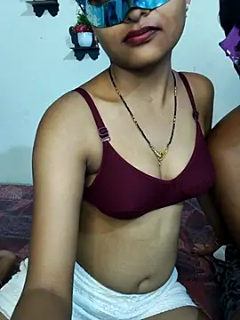 Snapshot of Sweet_Cpl_ chatting on 18, 4, 2026 Sweet Cpl online show from 18, 4, 2026