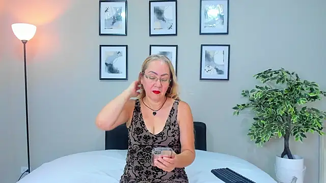Victoria Firee online show from 23, 5, 2026