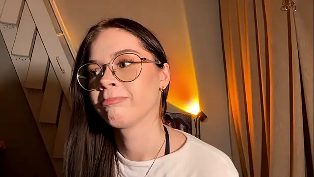 Snapshot of DebraSchneider chatting on 1, 3, 2026 DebraSchneider online show from 1, 3, 2026