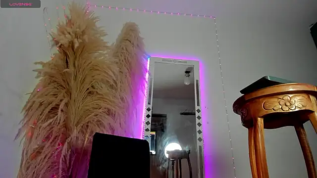 Snapshot of megan_scarsex02 chatting on 26, 2, 2026 megan scarsex02 online show from 26, 2, 2026