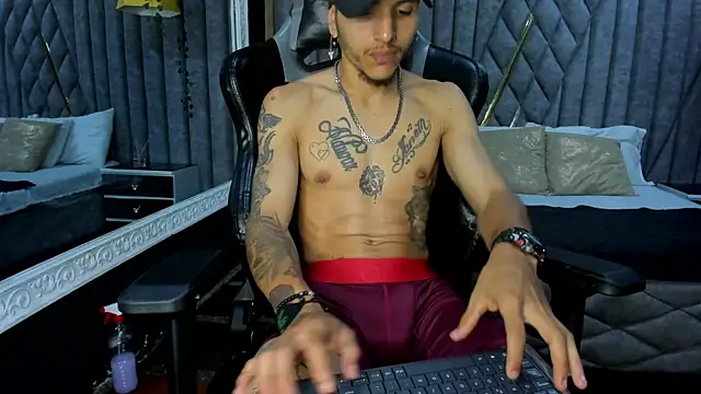 Snapshot of DanteLuxx chatting on 18, 3, 2026 DanteLuxx online show from 18, 3, 2026