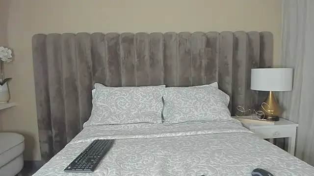 Snapshot of SofiBaez chatting on 4, 4, 2026 SofiBaez online show from 4, 4, 2026