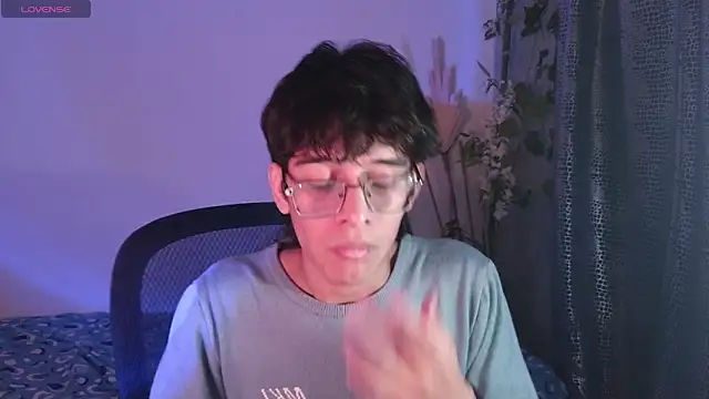 Snapshot of noah_millerx chatting on 4, 3, 2026 noah millerx online show from 4, 3, 2026