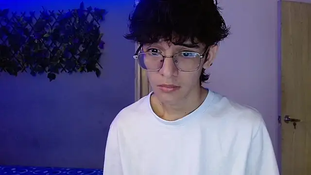 Snapshot of noah_millerx chatting on 7, 3, 2026 noah millerx online show from 7, 3, 2026